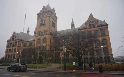Façade du bâtiment Old Main de Wayne State University à Detroit
